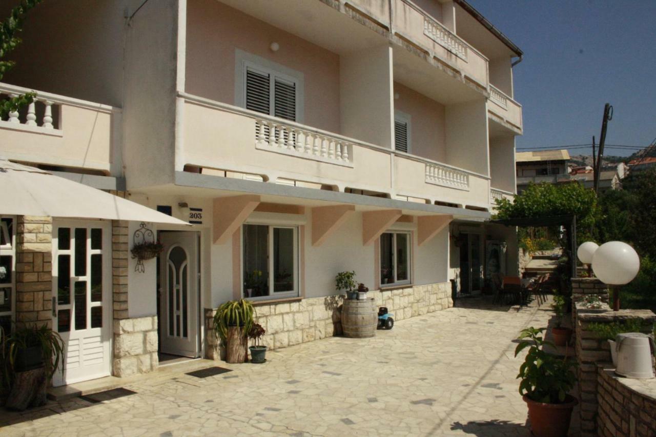 Guesthouse Matusan'S Place Banjol Exterior foto